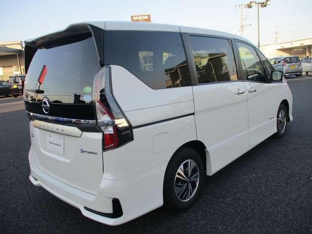 セレナ e-パワー ハイウェイスターV 先行初売り企画車 日産認定中古車(1年保証 走行距離無制限) プロパイロット ハンドルヒーター 前席シートヒーター 純正デカナビ 全方位モニタ LEDヘッドライト ETC 社外ドラレコ(19枚目)