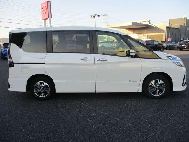 セレナ e-パワー ハイウェイスターV 先行初売り企画車 日産認定中古車(1年保証 走行距離無制限) プロパイロット ハンドルヒーター 前席シートヒーター 純正デカナビ 全方位モニタ LEDヘッドライト ETC 社外ドラレコ(20枚目)