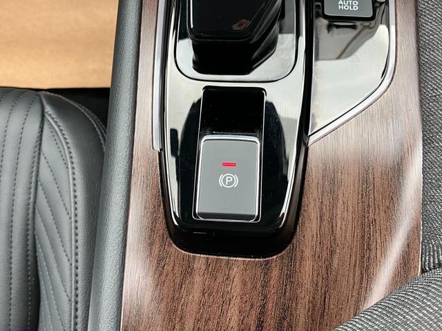 オーラ Ｇ　レザーエディション　９型日産コネクトナビ＆アラウンドビューモニタープロパイロット　ＳＯＳコール　ドラレコ前後　ＥＴＣ２．０　ワイヤレス充電　ＢＯＳＥ　エマージェンシーブレーキ　ブラインドスポットモニター日産ワイド保障１年（21枚目）
