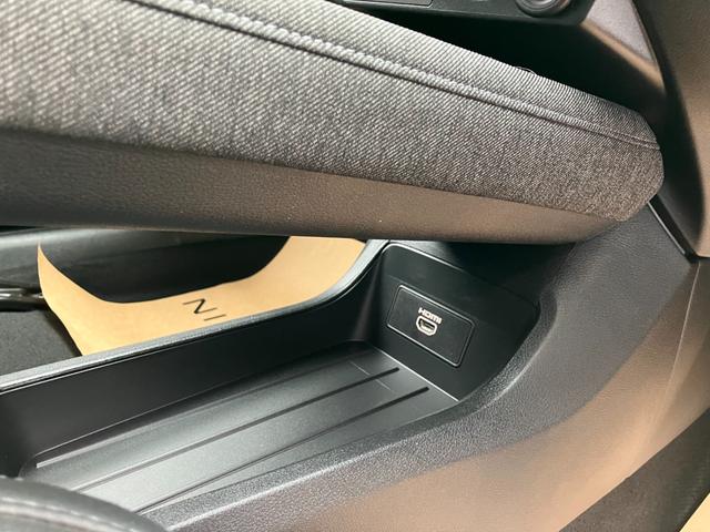 オーラ Ｇ　レザーエディション　９型日産コネクトナビ＆アラウンドビューモニタープロパイロット　ＳＯＳコール　ドラレコ前後　ＥＴＣ２．０　ワイヤレス充電　ＢＯＳＥ　エマージェンシーブレーキ　ブラインドスポットモニター日産ワイド保障１年（28枚目）