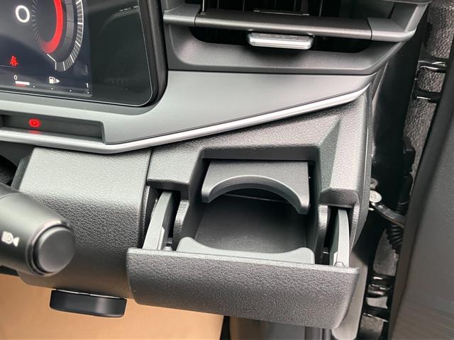 オーラ Ｇ　レザーエディション　９型日産コネクトナビ＆アラウンドビューモニタープロパイロット　ＳＯＳコール　ドラレコ前後　ＥＴＣ２．０　ワイヤレス充電　ＢＯＳＥ　エマージェンシーブレーキ　ブラインドスポットモニター日産ワイド保障１年（38枚目）