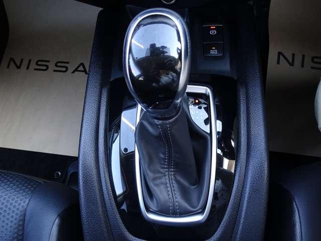 エクストレイル ２０Ｘｉ　Ｖセレクション　純正ナビ＆アラウンドＶ　ＥＴＣプロパイロット　ドライブレコーダー前後　電動シート　電動リアゲート　全席シートヒーター　４ＷＤ　インテリミラー　ワンオーナー　禁煙車　日産ワイド保障１年（14枚目）