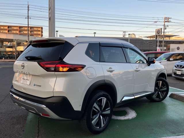 エクストレイル Ｇ　ｅ－４ＯＲＣＥ　１２．３型ナビ＆全周囲ＭプロパイＥＴＣ２．０　ＳＯＳコールＰアシスト　全席シート・ステアリングヒーター　ワイヤレス充電器　電動シート電動バックドア　ヘッドアップディスプレイ禁煙車４ＷＤ　ワイド保障１年（2枚目）