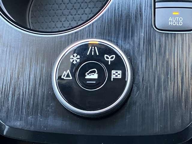 エクストレイル Ｇ　ｅ－４ＯＲＣＥ　１２．３型ナビ＆全周囲ＭプロパイＥＴＣ２．０　ＳＯＳコールＰアシスト　全席シート・ステアリングヒーター　ワイヤレス充電器　電動シート電動バックドア　ヘッドアップディスプレイ禁煙車４ＷＤ　ワイド保障１年（12枚目）