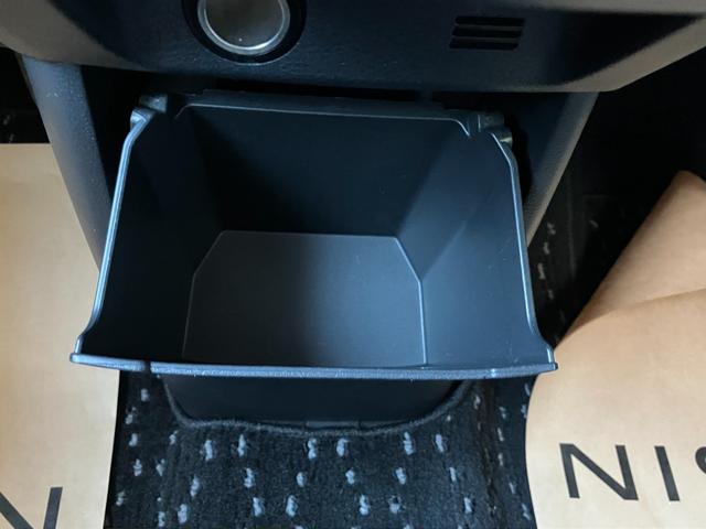 ルークス ハイウェイスター X プロパイロットエディション 元試乗車 9インチメモリーナビ&全方位モニター プロパイロット SOSコール 衝突被害軽減 踏み間違い防止 レーンキープアシスト 両側ハンズフリーオートスライドドア 禁煙車 日産ワイド保障1年(36枚目)