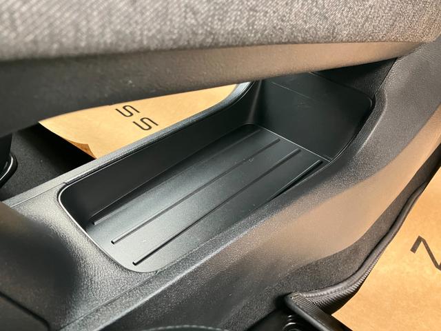 ���Z���^�[�R���\�[�����A�{�b�N�X���e�B�b�V���y�[�p�[�a�n�w���X�b�L�����܂�܂��B