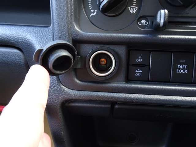 ＮＴ１００クリッパートラック ６６０　ＧＸ　４ＷＤ　純正ＣＤチューナー　リモコンキー（11枚目）