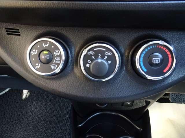 ヴィッツ 1.3 F セーフティ エディション 純正CDチューナー オートライト(10枚目)