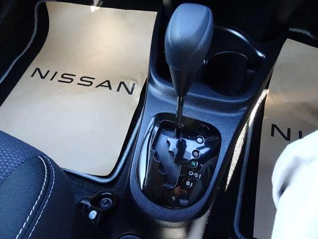 ヴィッツ 1.3 F セーフティ エディション 純正CDチューナー オートライト(16枚目)