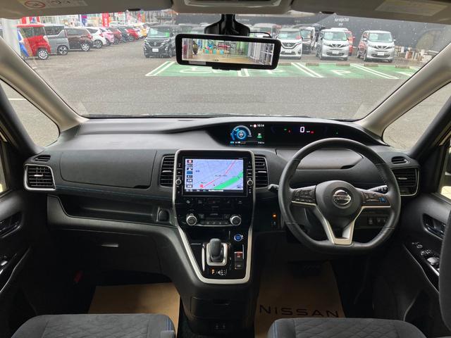 セレナ ｅ－パワー　オーテック　セーフティパッケージ　９型純正ナビ＆全方位モニター　プロパイ　ＥＴＣ２．０　ドライブレコーダー　後席モニター　パーキングアシスト　シートヒーター　ステアリングヒーター　両側ハンズフリーオートスライドドア　日産ワイド保障１年（4枚目）