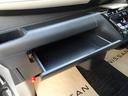 ◆助手席スライドボックス◆スリムタイプのティッシュボックスがぴったり入る便利なスペースです。