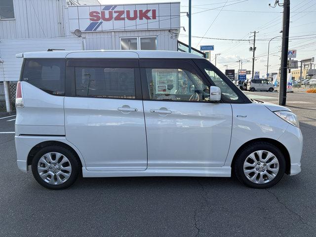 デリカD:2 ハイブリッドMZ 4WD オートエアコン パワステ 運・助エアバッグ ABS アイドリングストップ 横滑り防止 前席シートヒータ 外メモリーナビ(4枚目)