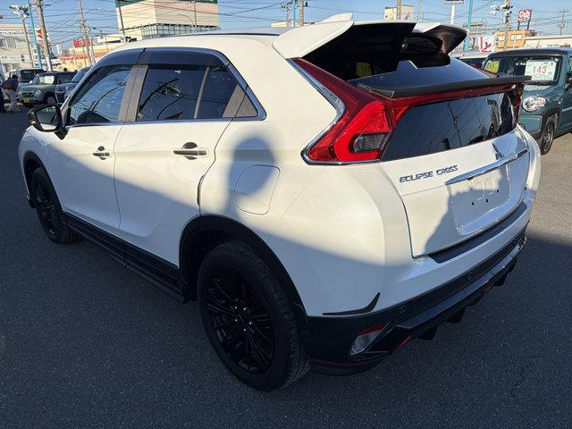 エクリプスクロス ブラックエディション 4WD 前席シートヒータ LEDヘッドライト 自動ハイビーム 純ディスプレイオーディオ 純ETC ロックフォード 全方位カメラ パーキングアシスト スマートキー(7枚目)