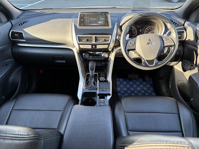 エクリプスクロス ブラックエディション 4WD 前席シートヒータ LEDヘッドライト 自動ハイビーム 純ディスプレイオーディオ 純ETC ロックフォード 全方位カメラ パーキングアシスト スマートキー(9枚目)