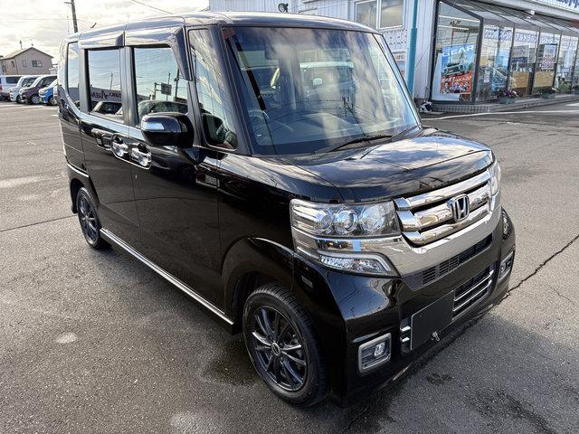 N-BOXカスタム SSパッケージ 4WD 前席シートヒータ ベンチシート 両側電動スライドドア LED 外メモリーナビ フルセグTV バックカメラ パーキングアシスト スマートキー(3枚目)