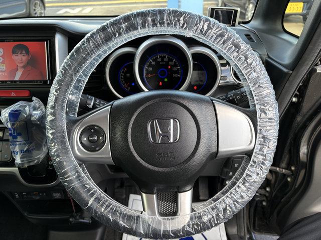 N-BOXカスタム SSパッケージ 4WD 前席シートヒータ ベンチシート 両側電動スライドドア LED 外メモリーナビ フルセグTV バックカメラ パーキングアシスト スマートキー(17枚目)