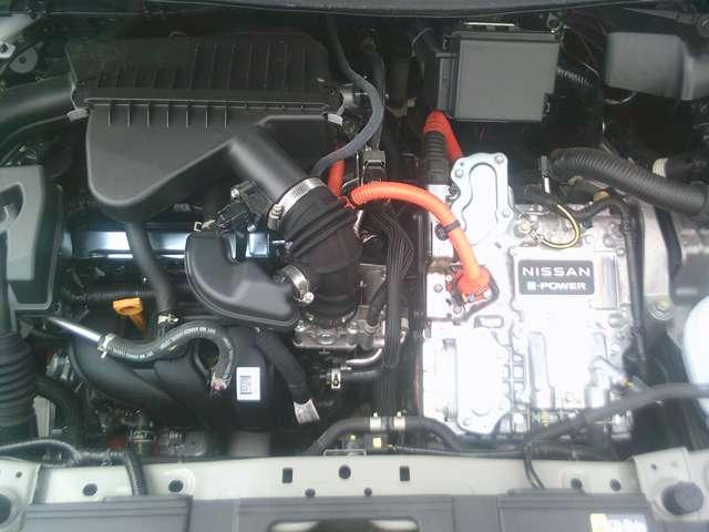 ノート 1.2 X 純正メモリーナビ フルセグTV エマージェ リアカメラ 衝突被害軽減ブレ-キ 全方位カメラ ETC付 アルミ 禁煙車 LEDヘッドライト レーンアシスト インテリジェントキー ワンオーナー ドラレコ 整備記録簿 盗難防止システム ワンセグTV(20枚目)