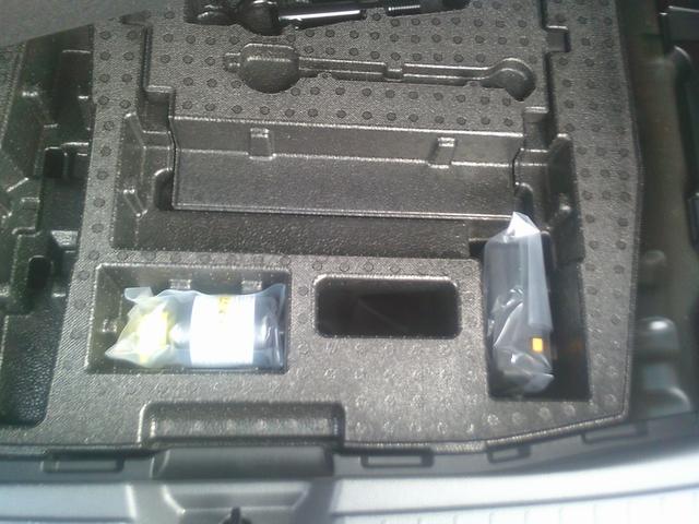 ノート 1.2 X 純正メモリーナビ フルセグTV エマージェ リアカメラ 衝突被害軽減ブレ-キ 全方位カメラ ETC付 アルミ 禁煙車 LEDヘッドライト レーンアシスト インテリジェントキー ワンオーナー ドラレコ 整備記録簿 盗難防止システム ワンセグTV(24枚目)