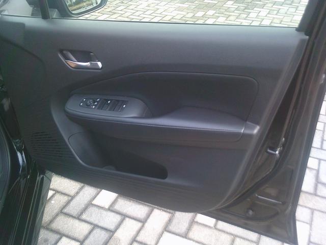 ノート 1.2 X 純正メモリーナビ フルセグTV エマージェ リアカメラ 衝突被害軽減ブレ-キ 全方位カメラ ETC付 アルミ 禁煙車 LEDヘッドライト レーンアシスト インテリジェントキー ワンオーナー ドラレコ 整備記録簿 盗難防止システム ワンセグTV(27枚目)