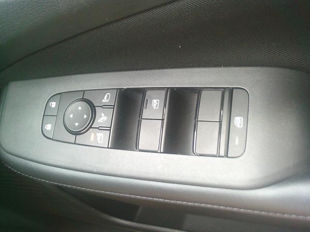 ノート 1.2 X 純正メモリーナビ フルセグTV エマージェ リアカメラ 衝突被害軽減ブレ-キ 全方位カメラ ETC付 アルミ 禁煙車 LEDヘッドライト レーンアシスト インテリジェントキー ワンオーナー ドラレコ 整備記録簿 盗難防止システム ワンセグTV(32枚目)