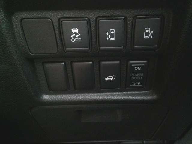 エルグランド ２５０ハイウェイスターＳ　純正メモリーナビ　フルセグＴＶ　アルミホイル　点検記録簿　両側パワ－スライドドア　３６０カメラ　ドライブレコーダ　ワンオ－ナ－車　サイドカメラ　クルコン　インテリキー　Ｂカメラ　ＬＥＤヘッドランプ　サイドカーテンエアバック　盗難防止（17枚目）