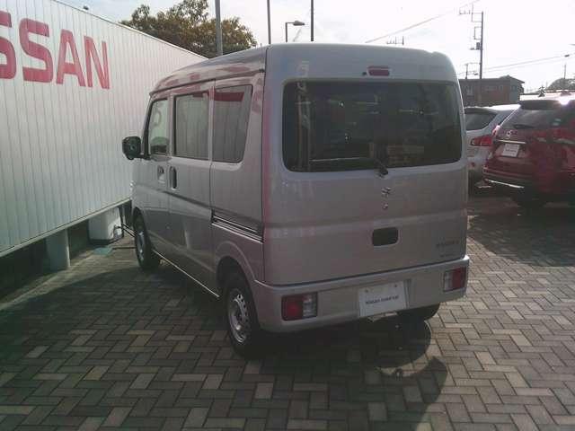 エブリイ 660 PA リミテッド ハイルーフ レーダーブレーキ キーレス 前席パワーウィ 点検記録簿 車線逸脱警報システム 禁煙 フロントパワーウインドウ キーレスキー 助手席エアバック エアバック パワステ AC ABS レーダーブレーキ装着車(7枚目)