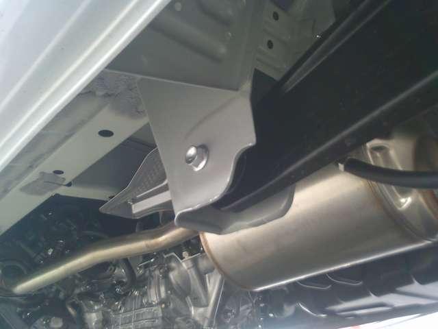 エブリイ 660 PA リミテッド ハイルーフ レーダーブレーキ キーレス 前席パワーウィ 点検記録簿 車線逸脱警報システム 禁煙 フロントパワーウインドウ キーレスキー 助手席エアバック エアバック パワステ AC ABS レーダーブレーキ装着車(19枚目)