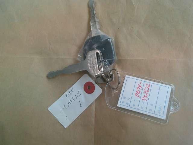 エブリイ 660 PA リミテッド ハイルーフ レーダーブレーキ キーレス 前席パワーウィ 点検記録簿 車線逸脱警報システム 禁煙 フロントパワーウインドウ キーレスキー 助手席エアバック エアバック パワステ AC ABS レーダーブレーキ装着車(20枚目)