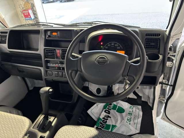 NT100クリッパートラック 660 DX 4WD エアコンパワステオートマ(4枚目)