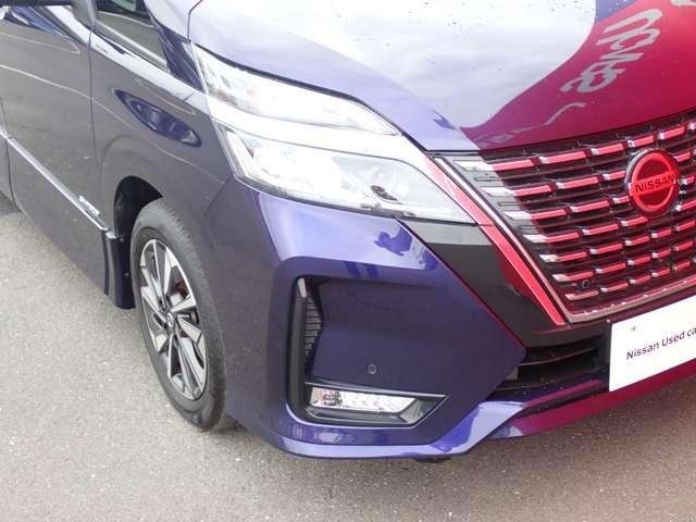 セレナ ２．０　ハイウェイスター　Ｖ　両側オートスライドドア　後席モニター　エアバック　アランドビューモニター　追突軽減ブレーキ　記録簿有　両側ＰＷスライドドア　ワンオーナ　キーフリー　ＬＤＷ　禁煙　ＬＥＤヘッドライト　アダプティブクルーズコントロール　インテリジェントキー（28枚目）