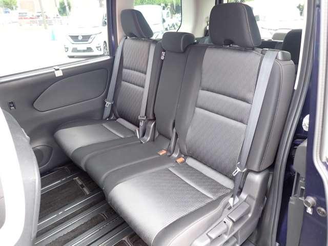 セレナ ２．０　ハイウェイスター　Ｖ　両側オートスライドドア　後席モニター　エアバック　アランドビューモニター　追突軽減ブレーキ　記録簿有　両側ＰＷスライドドア　ワンオーナ　キーフリー　ＬＤＷ　禁煙　ＬＥＤヘッドライト　アダプティブクルーズコントロール　インテリジェントキー（43枚目）