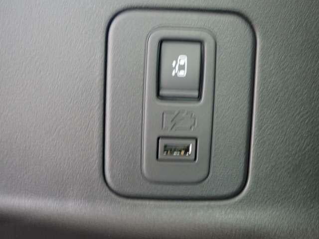 セレナ １．２　ｅ－ＰＯＷＥＲ　ハイウェイスター　Ｖ　両側オートスライドドア　純正メモリーナビ　３６０°カメラ　エマジェンシーブレーキ　１オナ　スマキー　バックカメラ　禁煙　ＬＥＤ　レーンアシスト　点検記録簿付　ＥＴＣ　ドラレコ　イモビ　サイドカーテンエアバック　フルオートエアコン　エアバック（22枚目）