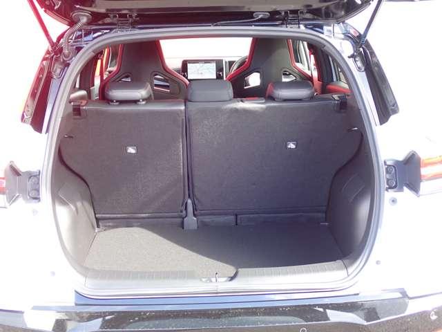 オーラ 1.2 NISMO NISSANコネクトナビ SOSコール カーテンエアバッグ エマブレ 禁煙 インテリキー ETC 車線逸脱警報 ワンセグ キーフリーシステム ダブルエアバック 定期点検記録簿 アルミホイール 運転席エアバッグ メモリーナビ ナビTV ABS(20枚目)