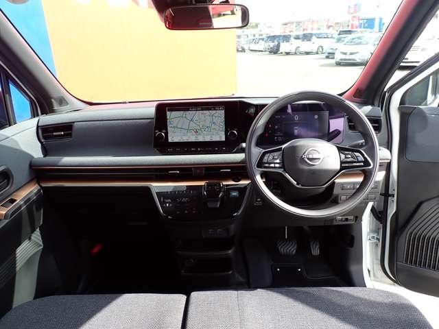 サクラ G 電気自動車 12セグ 純正メモリーナビ アラウンドビュ ワンオーナ 踏み間違い防止アシスト LEDヘッドランプ スマートキー 禁煙車使用 LDW 盗難防止システム オートエアコン ETC バックカメラ ドライブレコーダー ABS ナビTV(3枚目)