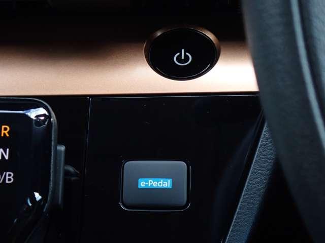 サクラ G 電気自動車 12セグ 純正メモリーナビ アラウンドビュ ワンオーナ 踏み間違い防止アシスト LEDヘッドランプ スマートキー 禁煙車使用 LDW 盗難防止システム オートエアコン ETC バックカメラ ドライブレコーダー ABS ナビTV(15枚目)