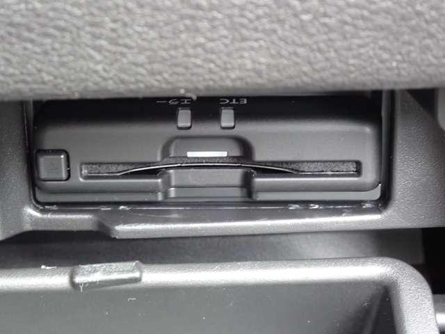 セレナ 1.2 e-POWER ハイウェイスター V 両側オートスライドドア 後席モニター 360°カメラ エマジェンシーブレーキ 1オナ スマキー バックカメラ 禁煙 LED レーンアシスト 点検記録簿付 ETC ドラレコ イモビ サイドカーテンエアバック フルオートエアコン エアバック(13枚目)