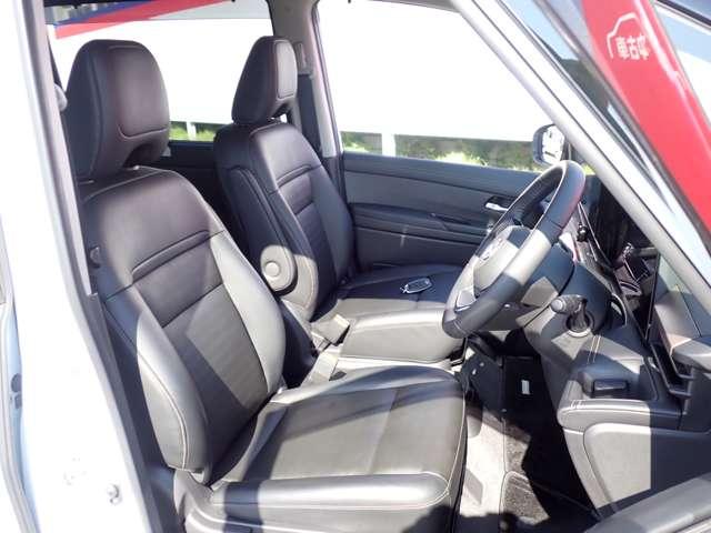 セレナ 1.4 e-POWER ハイウェイスターV 90周年記念車 両側オートスライド NISSANコネクトナビ LEDヘッドランプ アラウンドビューモニター 踏み間違い防止アシスト 両側電動スライドドア ドラレコ アルミホイール セキュリティ エアバック オートエアコン スマートキー 助手席エアバック 禁煙車(7枚目)