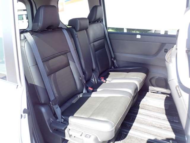 セレナ 1.4 e-POWER ハイウェイスターV 90周年記念車 両側オートスライド NISSANコネクトナビ LEDヘッドランプ アラウンドビューモニター 踏み間違い防止アシスト 両側電動スライドドア ドラレコ アルミホイール セキュリティ エアバック オートエアコン スマートキー 助手席エアバック 禁煙車(8枚目)