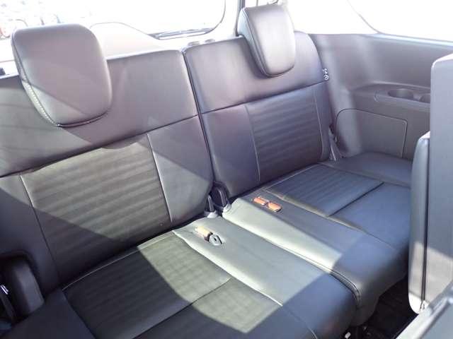 セレナ 1.4 e-POWER ハイウェイスターV 90周年記念車 両側オートスライド NISSANコネクトナビ LEDヘッドランプ アラウンドビューモニター 踏み間違い防止アシスト 両側電動スライドドア ドラレコ アルミホイール セキュリティ エアバック オートエアコン スマートキー 助手席エアバック 禁煙車(9枚目)