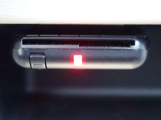 ルークス ６６０　Ｓ　社外メモリーナビ　リモコンキー　ワンセグＴＶ　衝突被害軽減装置　メモリナビ　ドラレコ　車線逸脱防止　ＥＴＣ　禁煙　キーレスエントリーキー　Ｗエアバッグ　盗難防止装置　エアコン　パワステ　パワーウィンドー　記録簿　エアバック　ＡＢＳ（5枚目）