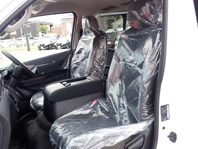 キャラバン ２．０　グランド　プレミアムＧＸ　ロングボディ　社外メモリーナビ　インテリジェントキー　イモビ　レーンキープ　禁煙　Ｗエアバック　スマートキー＆プッシュスタート　ナビＴＶ　キーレスエントリー　Ｂカメラ　オートエアコン　ＬＥＤヘッドライト　パワーウィンド　メモリーナビ　ＡＢＳ　マルチカメラ（10枚目）