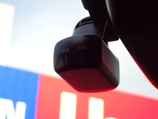 ノート １．２　Ｘ　ＮＩＳＳＡＮコネクトナビ　ＳＯＳコール　リアカメラ　衝突被害軽減ブレ－キ　全方位カメラ　ＥＴＣ付　アルミ　ＬＥＤヘッドライト　レーンアシスト　インテリジェントキー　ワンオーナー　ドラレコ　整備記録簿　盗難防止システム　ワンセグＴＶ　ＴＶナビ（10枚目）