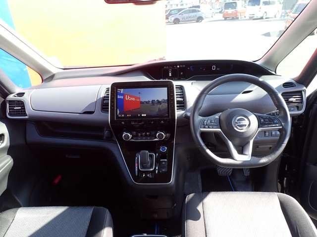 セレナ １．２　ｅ－ＰＯＷＥＲ　ハイウェイスター　Ｖ　両側オートスライドドア　純正メモリーナビ　３６０°カメラ　エマジェンシーブレーキ　１オナ　パーキングアシスト　スマキー　バックカメラ　ＬＥＤ　レーンアシスト　点検記録簿付　ＥＴＣ　ドラレコ　イモビ　サイドカーテンエアバック　フルオートエアコン（4枚目）