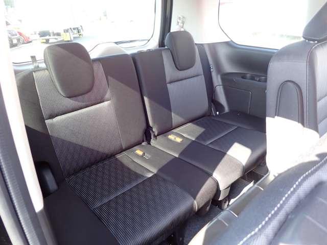 セレナ １．２　ｅ－ＰＯＷＥＲ　ハイウェイスター　Ｖ　両側オートスライドドア　純正メモリーナビ　３６０°カメラ　エマジェンシーブレーキ　１オナ　パーキングアシスト　スマキー　バックカメラ　ＬＥＤ　レーンアシスト　点検記録簿付　ＥＴＣ　ドラレコ　イモビ　サイドカーテンエアバック　フルオートエアコン（11枚目）