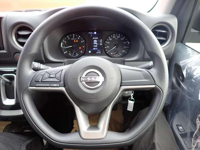 キャラバン ２．０　ＥＸ　ロングボディ　ＳＯＴＯＡＳＯＢＩパッケージ装着車　ワンオーナー　禁煙車使用　衝突被害軽減システム　バックカメラ　キーレスエントリー　全方位カメラ　記録簿　マニュアルエアコン　パワーウインドウ　メモリーナビ　盗難防止装置　サイドモニター　車線逸脱警報（15枚目）