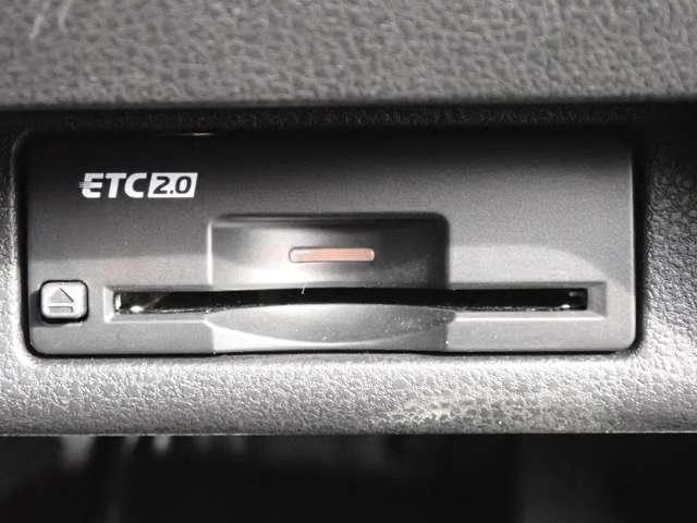 フェアレディZ 3.0 試乗車 NISSANコネクトナビ ツインターボ クルコン LEDヘッド 禁煙車 バックカメラ 衝突軽減システム ワンオーナー エアコン パワーウィンドウ パワーステアリング レーンアシスト ETC アルミホイール インテリジェントキー(7枚目)