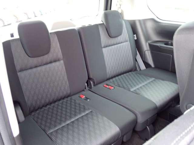 セレナ 1.2 e-POWER ハイウェイスター V 両側オートスライドドア 後席モニター 360°カメラ エマジェンシーブレーキ 1オナ スマキー バックカメラ 禁煙 LED レーンアシスト 点検記録簿付 ETC ドラレコ イモビ サイドカーテンエアバック フルオートエアコン エアバック(10枚目)