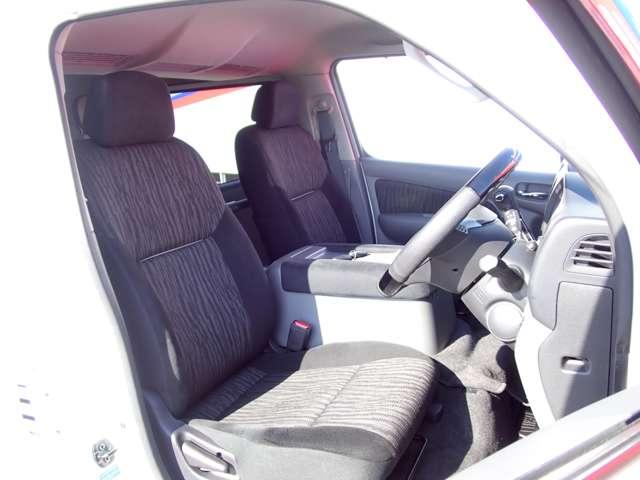 NV350キャラバンバン 2.0 プレミアムGX アーバンクロム ロングボディ 左側オートスライドドア 純正メモリーナビ(8枚目)