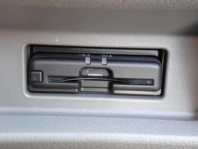 NV350キャラバンバン 2.0 プレミアムGX アーバンクロム ロングボディ 左側オートスライドドア 純正メモリーナビ(11枚目)