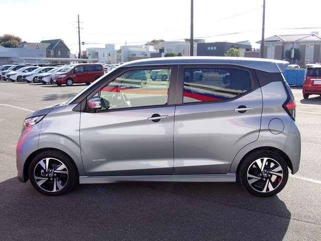 デイズ 660 ハイウェイスターGターボ 純正メモリーナビ SOSコール 車線逸脱 インテリジェントアラウンドビューモニター LED ナビTV 記録簿 ドライブレコーダー ETC スマートキー エアバック キーフリー サイドカメラ バックカメラ パワーステアリング ワンセグ(40枚目)